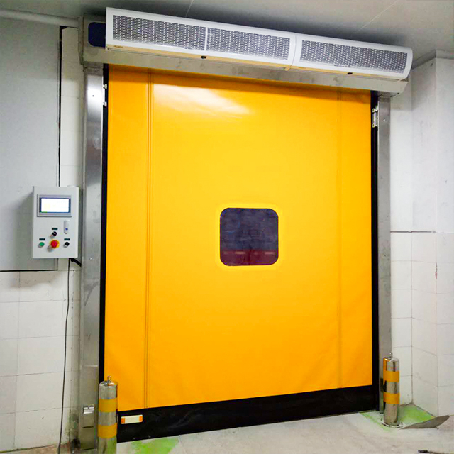 Porta con cerniera ad alta velocit&agrave; 