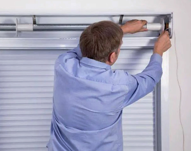 Porte &agrave; volet roulant vs porte sectionnelle12jpg