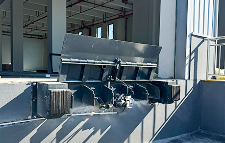 Meratakan Tepi Dok Lwn. Pit Dock Leveler: Dok Leveler Mana Yang Sesuai untuk Gudang Anda?